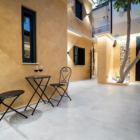 Luxury - Le Petit Bati *