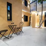 Luxury - Le Petit Bati *